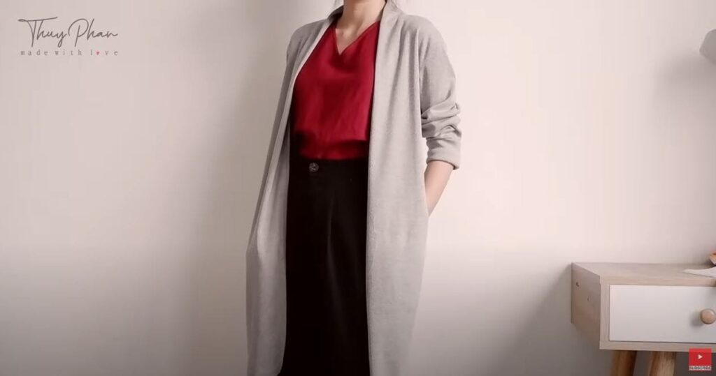 Transforming an old cardigan into a trendy fashion piece - Upcycling DIY video by a creative woman